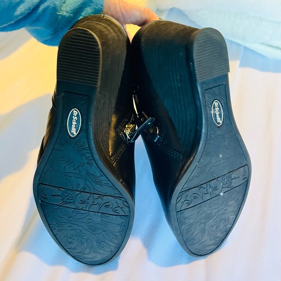 Dr. Scholl's Black Wedge Ankle Booties 7 - Picture 10 of 11